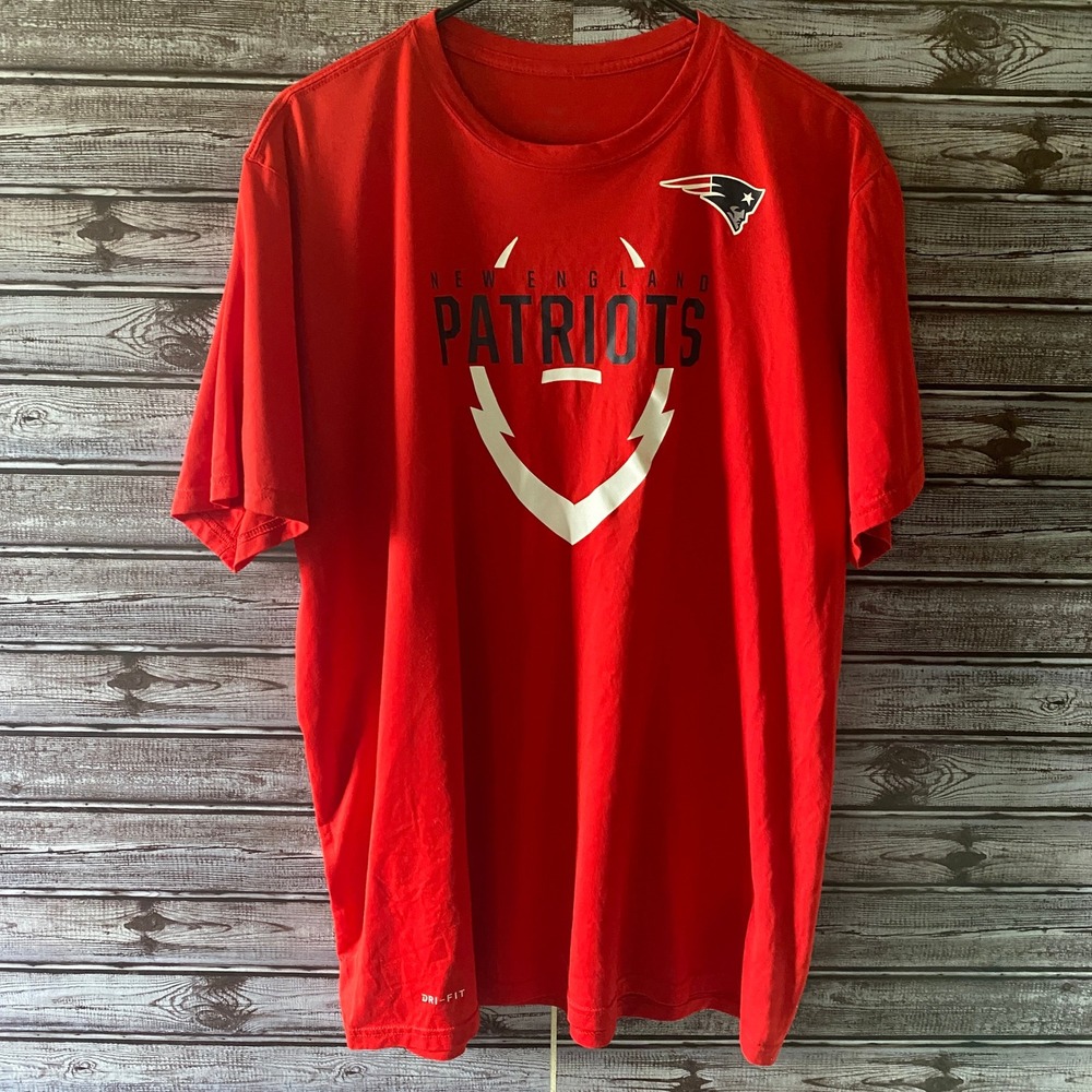 Nike Men's Short-Sleeved Tee Size XXL Red New England Patriots Logo Dri-Fit